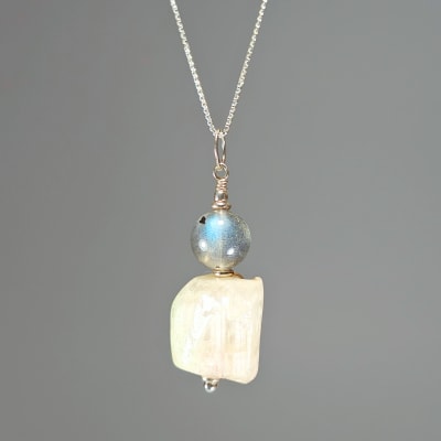 Colgante De Turmalina Blanca Y Labradorita Gris en Piezas Semipulidas1