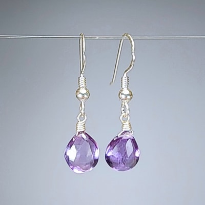 Aros De Cuarzo Amatista Lila en Gotas Facetadas de 10 mm1
