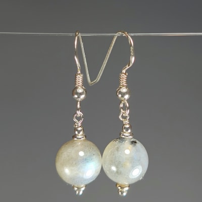 Aros De Labradorita Gris en Perlas de 10 mm