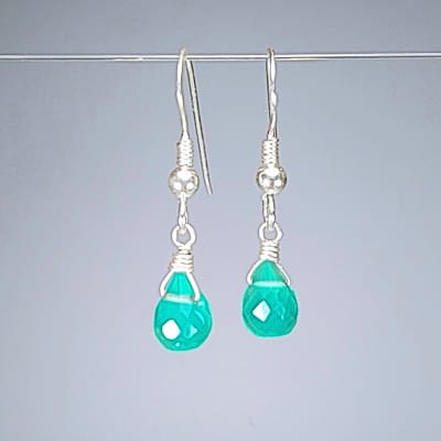 Aros De Ónix Verde en Briolettes de 8 mm