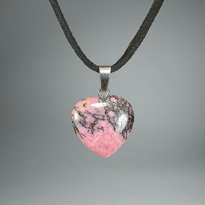 Colgante Corazón Pulido De Rodonita Negra Y Fantasía Plateada de 18 mm