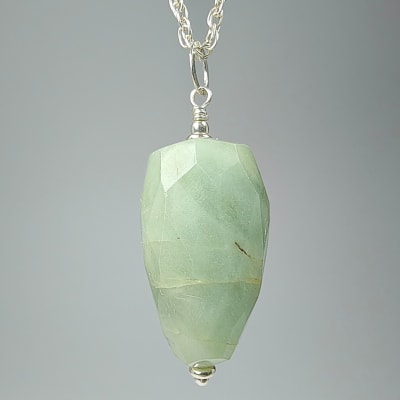 Colgante De Aguamarina Verde en Pieza Facetada