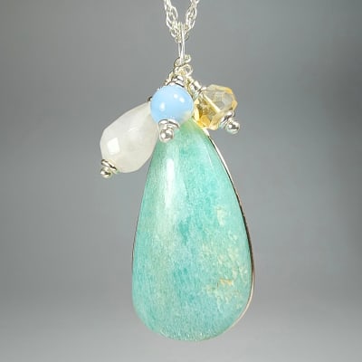 Colgante De Amazonita Calipso, Cuarzo Rosa Claro Y Cuarzo Amatista Horneado en Cabuchón Gota de 35 mm1