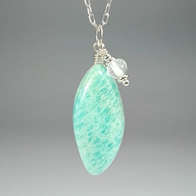 Colgante De Amazonita Calipso Y Cuarzo Cristal en Cabuchón Vesica de 28 mm1