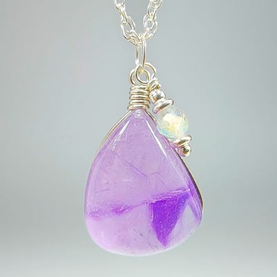 Colgante De Cuarzo Amatista Lila Y Labradorita Gris en Cabuchón Gota de 18 mm1