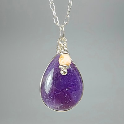 Colgante De Cuarzo Amatista Y Ópalo Rosado en Cabuchón Gota de 17 mm1