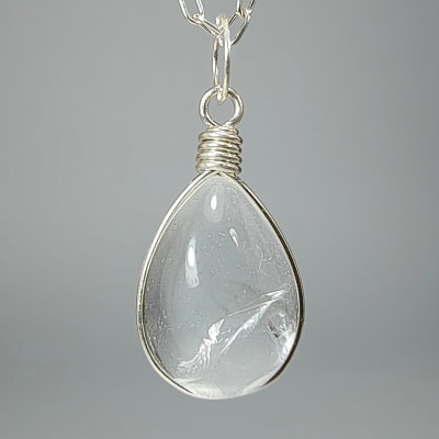 Colgante De Cuarzo Cristal en Cabuchón Gota de 14 mm