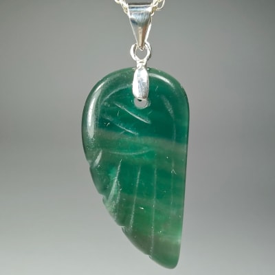 Colgante De Fluorita Verde en Ala de 28 mm