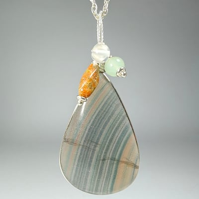 Colgante De Fluorita Verde, Unakita Y Crisoprasa en Cabuchón Gota de 38 mm