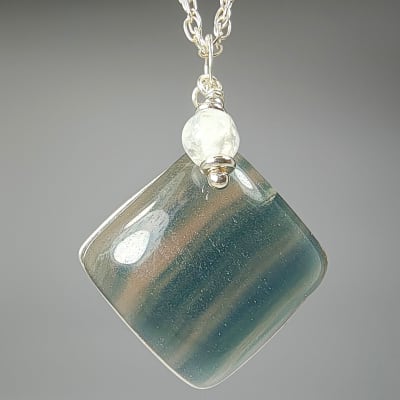 Colgante De Fluorita Verde Y Cuarzo Cristal en Cabuchón Cuadrado desde 23 mm