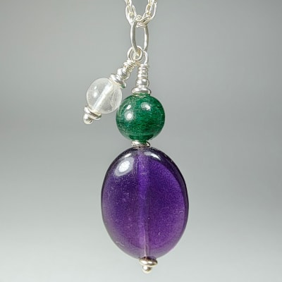 Colgante De Fluorita Violeta, Aventurina Verde Y Cuarzo Cristal en Pieza Oval