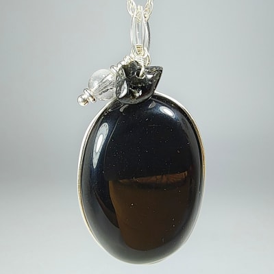 Colgante De Ónix Negro, Cuarzo Turmalinado Y Turmalina Negra en Cabuchón Oval de 31 mm1