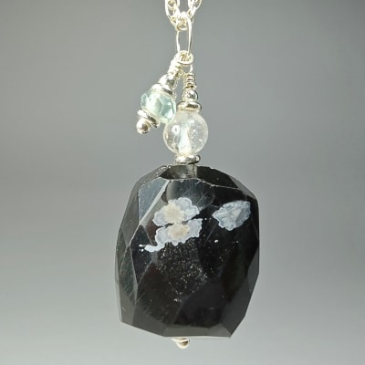 Colgante De Obsidiana Nevada, Cuarzo Cristal Y Aguamarina en Pieza Irregular