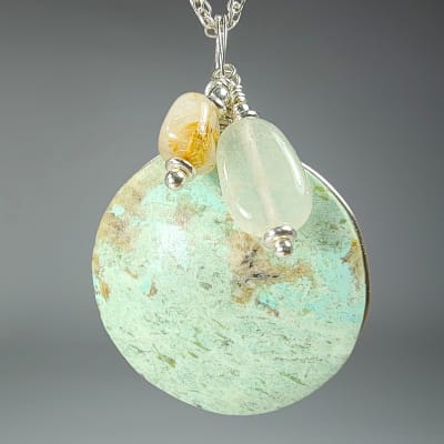 Colgante De Turquesa, Cuarzo Rutilo Y Aventurina Verde en Cabuchón Redondo de 28 mm