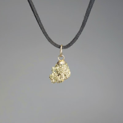 Colgante Drusa Cristalina De Pirita Y Fantasía Plateada de 10 mm