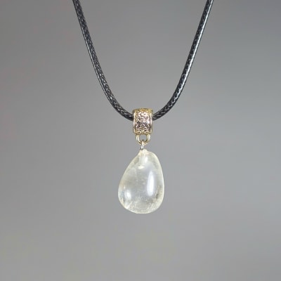 Colgante Gota De Cuarzo Cristal Y Fantasía Plateada de 20 mm