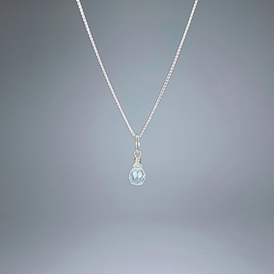 Colgante Mini De Aguamarina en Briolette de 8 mm1