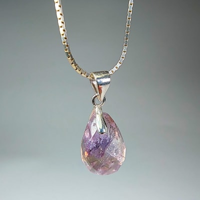 Colgante Mini De Cuarzo Ametrino en Briolette de 12 mm