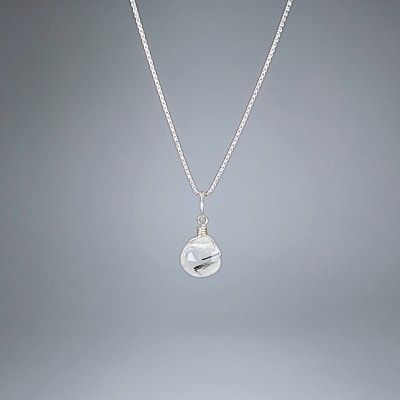 Colgante Mini De Cuarzo Turmalinado en Gota Facetada de 8 mm