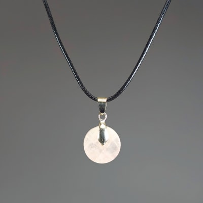 Colgante Moneda Lisa De Cuarzo Rosa Claro Y Fantasía Plateada de 15 mm