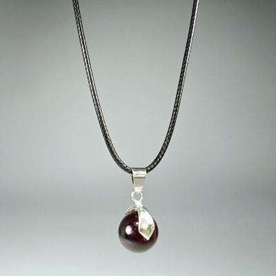 Colgante Perla De Granate Almandino Y Fantasía Plateada de 12 mm