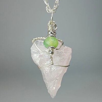 Colgante Rejilla De Cuarzo Rosa Y Crisoprasa en Trozo Bruto desde 20 mm