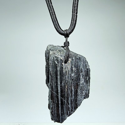 Colgante Turmalina Negra de 35 mm1