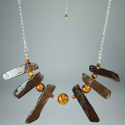 Collar Cuerpo De Cuarzo Ahumado Y Ojo De Tigre de 46 cm