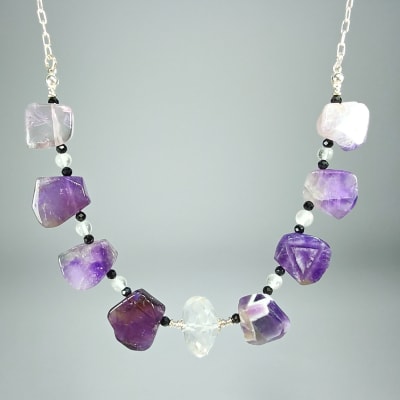 Collar Cuerpo De Cuarzo Amatista Violeta, Cuarzo Cristal Y Turmalina Negra de 40 cm