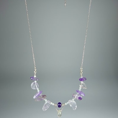 Collar Cuerpo De Cuarzo Prasiolita, Cuarzo Amatista Violeta Y Piedra Luna Blanca Con Destello Azul de 54 cm