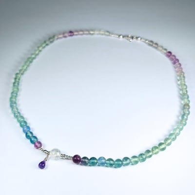 Collar De Fluorita Multicolor, Cuarzo Cristal Y Cuarzo Amatista de 48 cm1