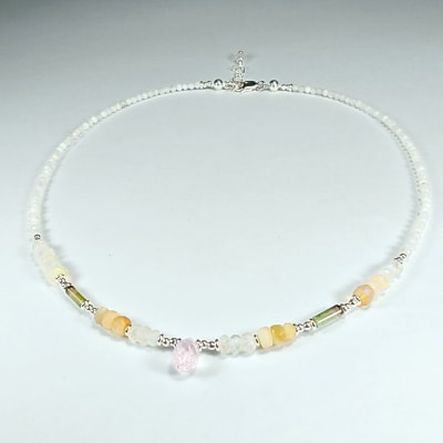 Collar De Piedra Luna Blanca Con Destello Azul, Morganita Y Ópalo Noble Amarillo de 41 cm