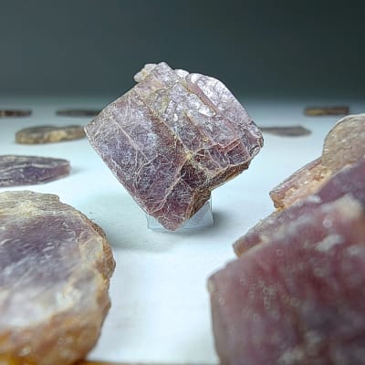 Cristal Geométrico De Lepidolita de 2.2 cm