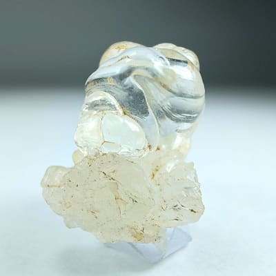 Cristal Geométrico De Ópalo Hialino de 1.8 cm