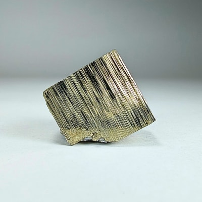 Cristal Geométrico De Pirita de 1.9 cm