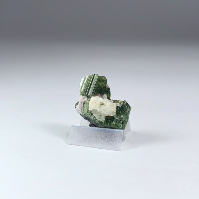 Cristal Geométrico De Turmalina Verde de 1 cm1