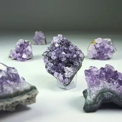 Drusa De Cuarzo Amatista Lila de 1.8 X 1.5 cm1