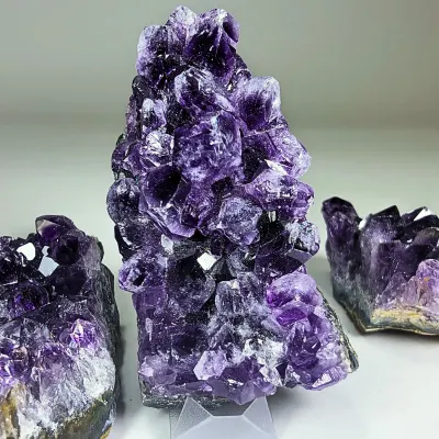 Drusa De Cuarzo Amatista Ultravioleta de 7 X 4.5 cm