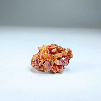 Drusa De Vanadinita de 1.4 X 0.8 cm