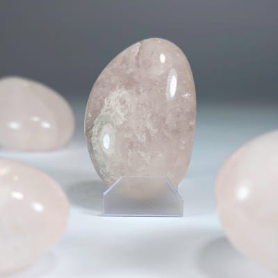 Gema De Cuarzo Rosa Claro de 4 cm1