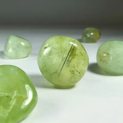 Gema De Prehenita Con Epidota de 2.5 cm
