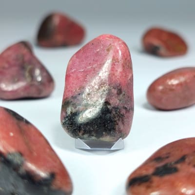 Gema De Rodonita Negra de 3 cm