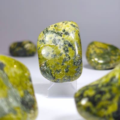 Gema De Serpentina Verde de 5 cm