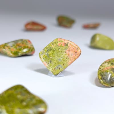 Gema De Unakita de 1.5 cm