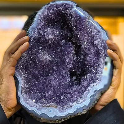 Geoda De Cuarzo Amatista Violeta Y Ágata De Encaje Azul de 27 cm