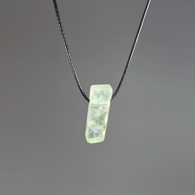 Paleta De Prehenita Con Epidota Y Fantasía Plateada