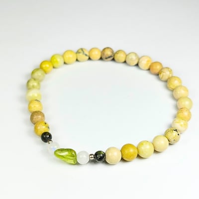 Pulsera Cromática De Serpentina Amarilla Y Peridoto en Perlas de 6 mm1