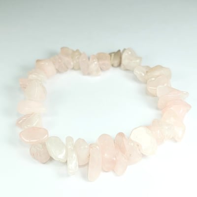 Pulsera De Cuarzo Rosa Irregular de 10 mm