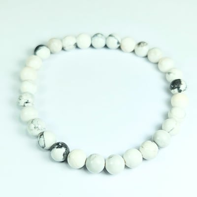 Pulsera De Howlita en Perlas de 6 mm