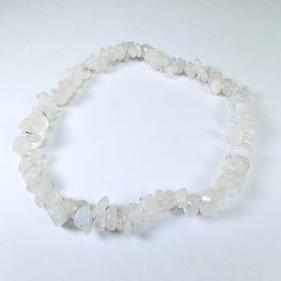 Pulsera De Piedra Luna Blanca Con Destello Azul Irregular de 4 mm1